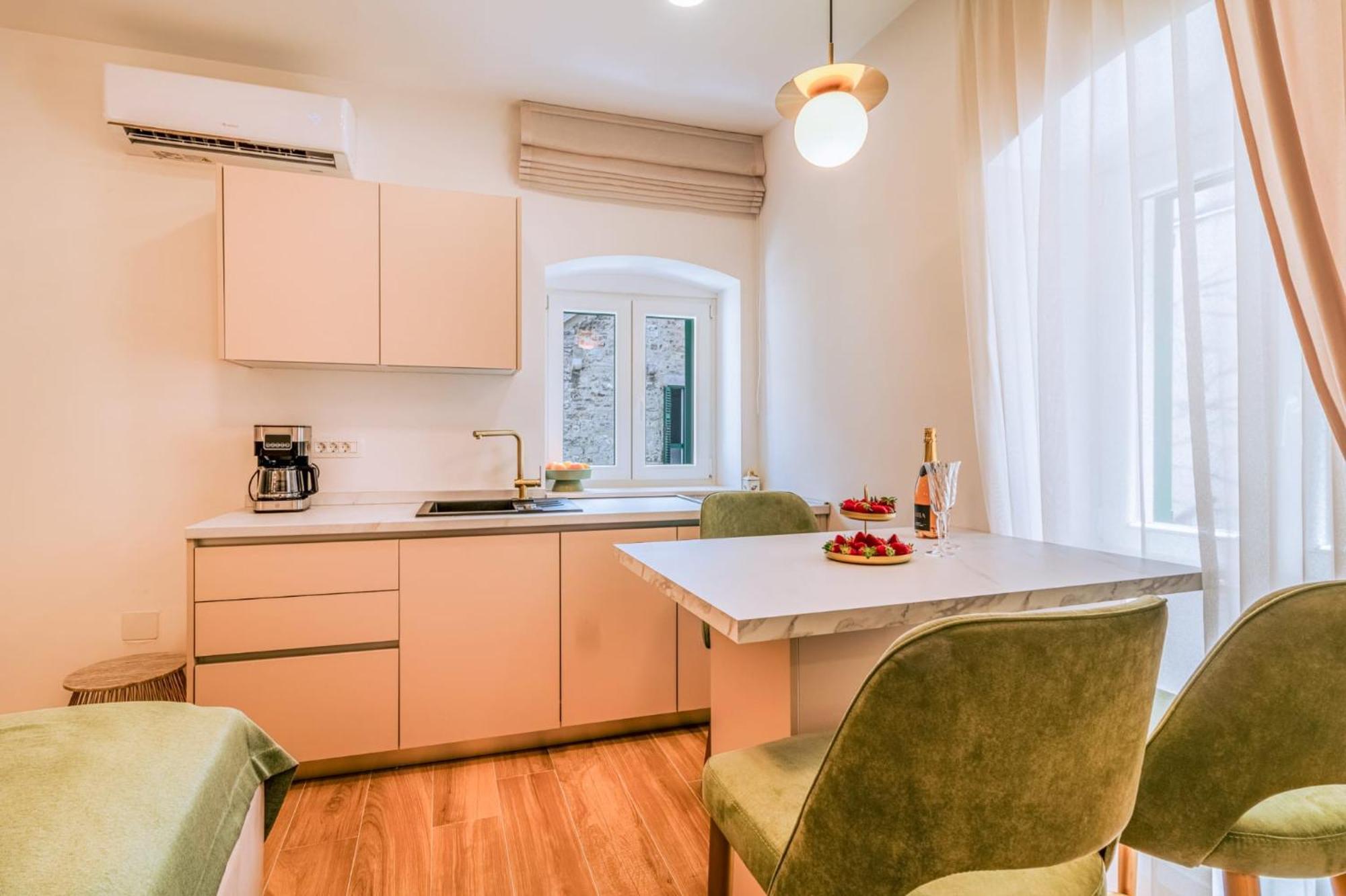 Luxury 2 Bedroom-2 Bathroom Apartment & Studio App With Rooftop Terrace Split Luaran gambar