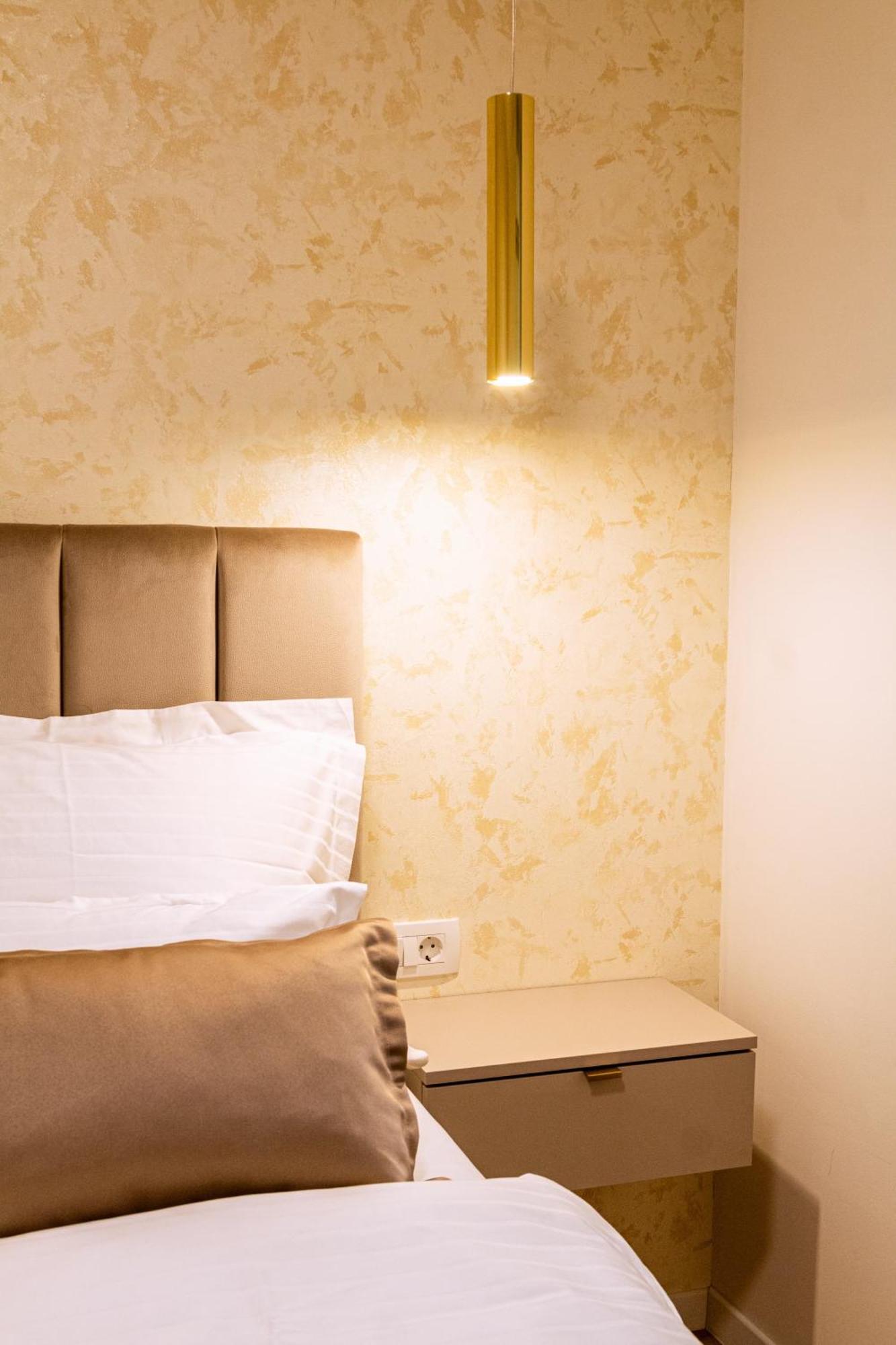 Luxury 2 Bedroom-2 Bathroom Apartment & Studio App With Rooftop Terrace Split Bilik gambar