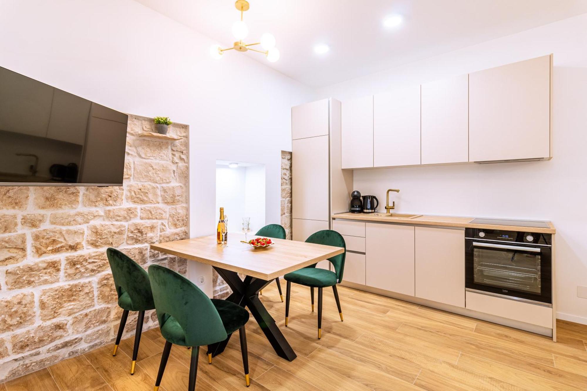 Luxury 2 Bedroom-2 Bathroom Apartment & Studio App With Rooftop Terrace Split Luaran gambar
