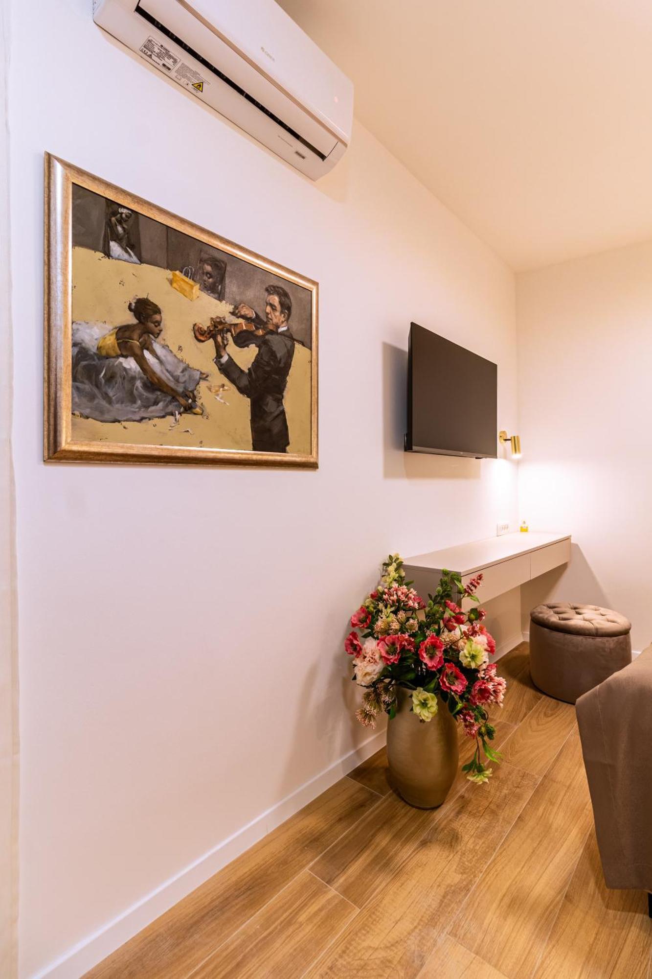 Luxury 2 Bedroom-2 Bathroom Apartment & Studio App With Rooftop Terrace Split Bilik gambar