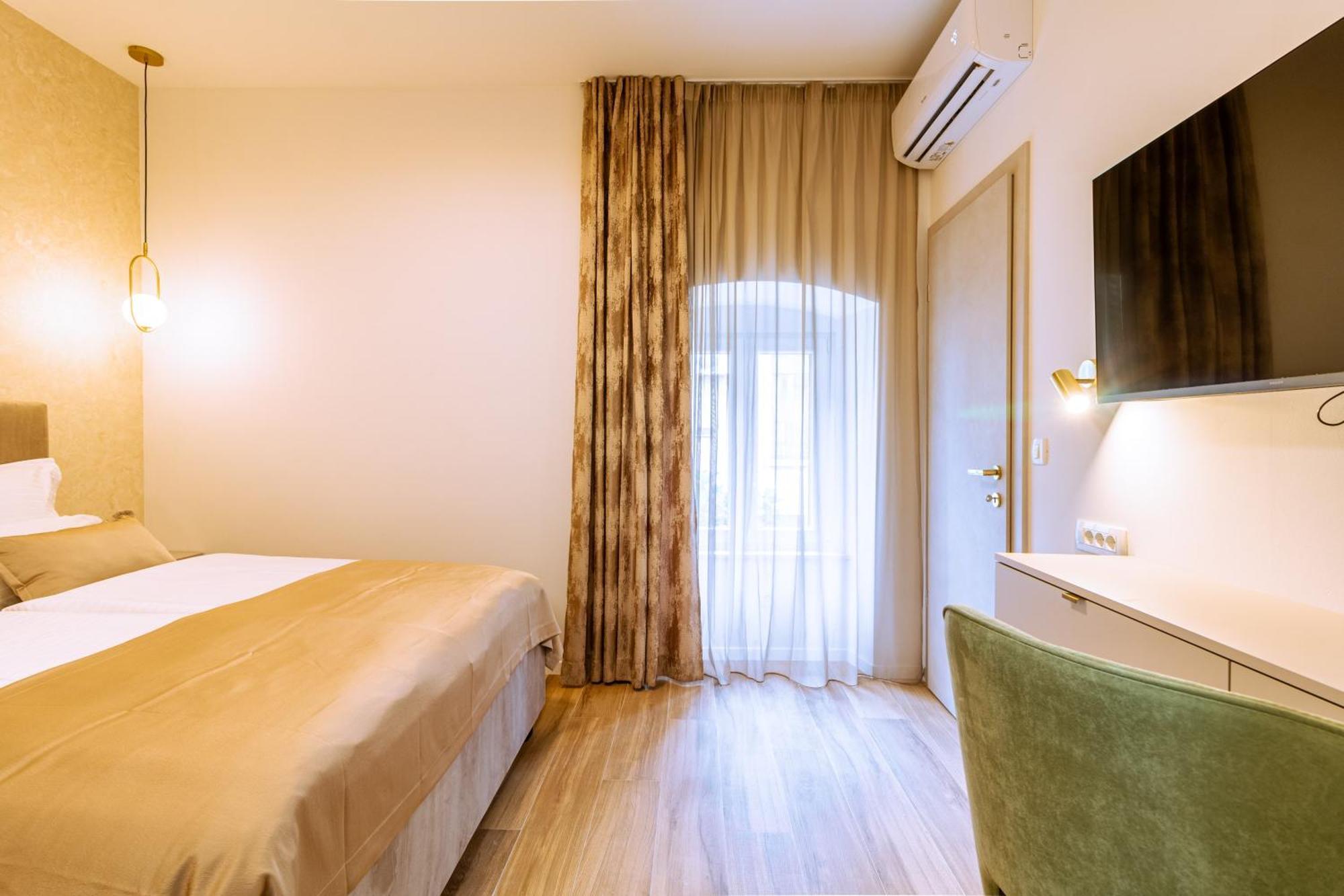 Luxury 2 Bedroom-2 Bathroom Apartment & Studio App With Rooftop Terrace Split Bilik gambar