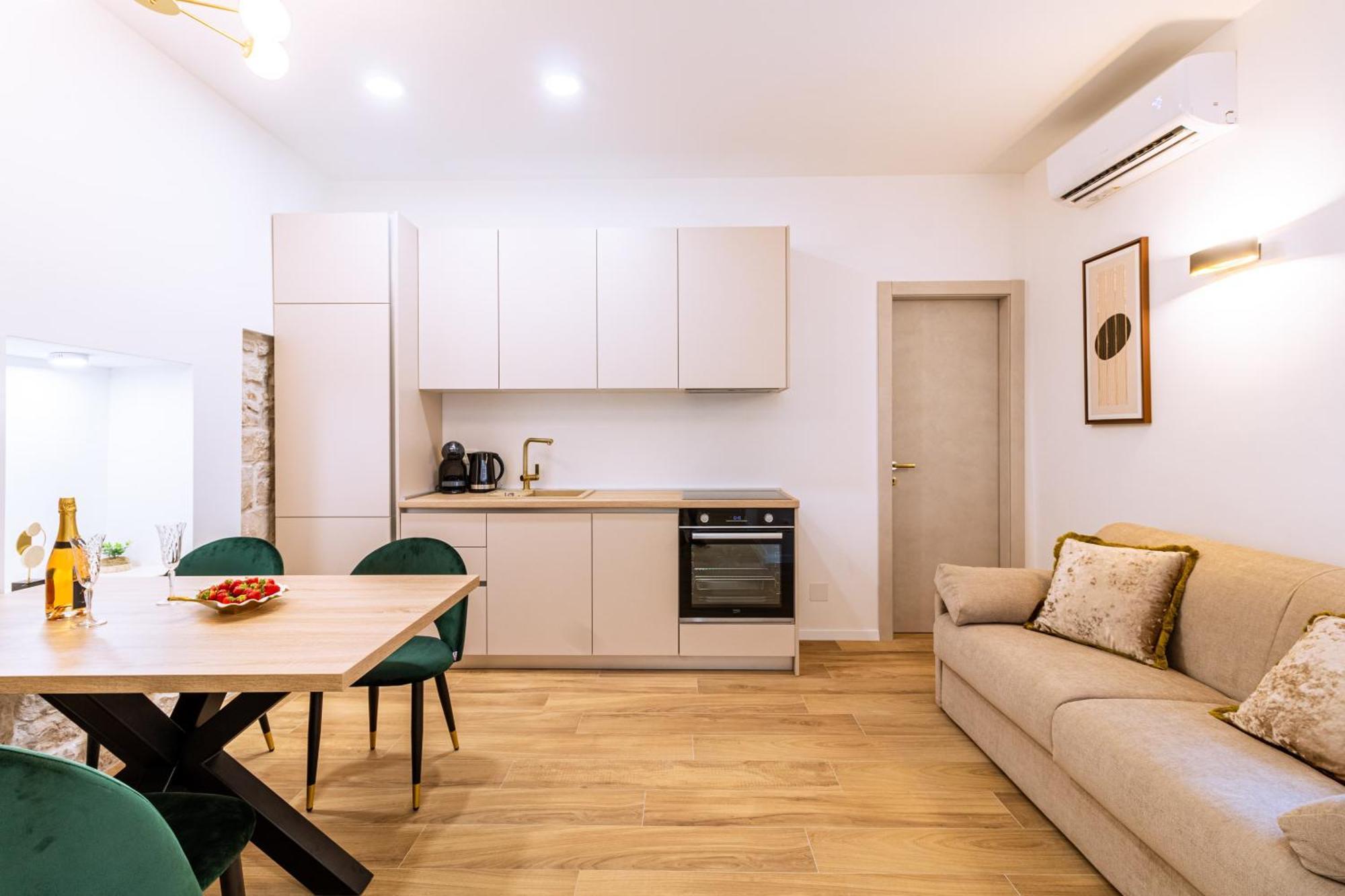 Luxury 2 Bedroom-2 Bathroom Apartment & Studio App With Rooftop Terrace Split Luaran gambar