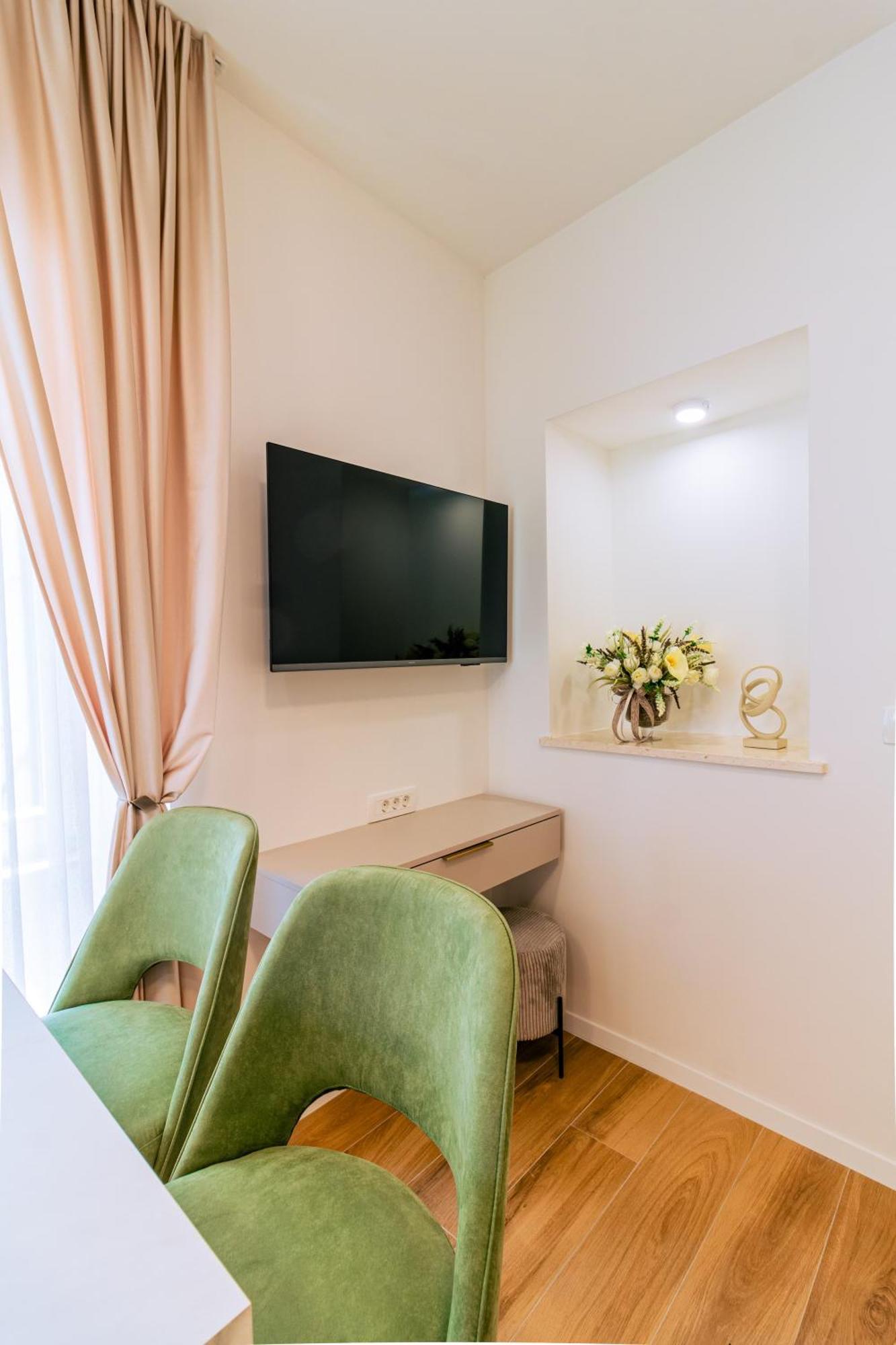 Luxury 2 Bedroom-2 Bathroom Apartment & Studio App With Rooftop Terrace Split Bilik gambar